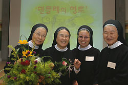 이해인 수녀 첫 시집 ‘민들레의 영토’ 발간 30주년